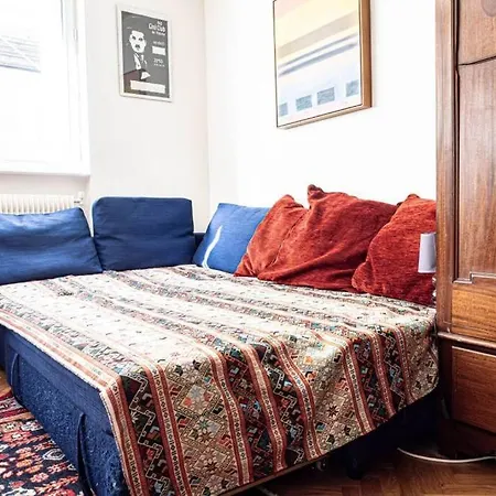 15th Arrondissement Chic Urban Retreat Apartment *