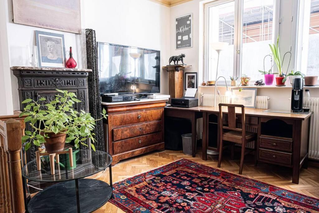 15th Arrondissement Chic Urban Retreat *